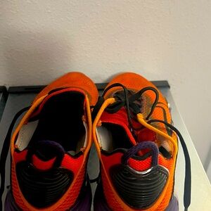 Kid Nike air max tennis shoe